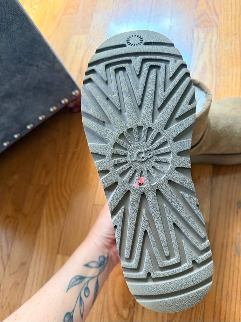 Ugg Classic Mini Platform Boot - Picture 2 of 4